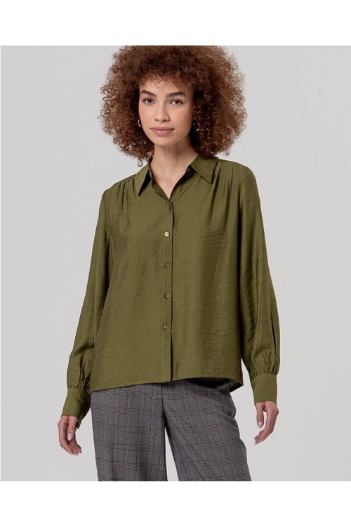 Camisa con frunces en hombros VERDE...