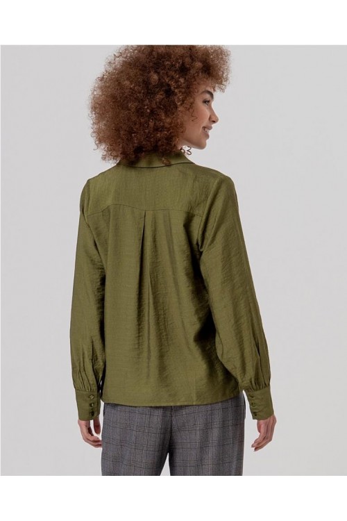 Camisa con frunces en hombros VERDE...
