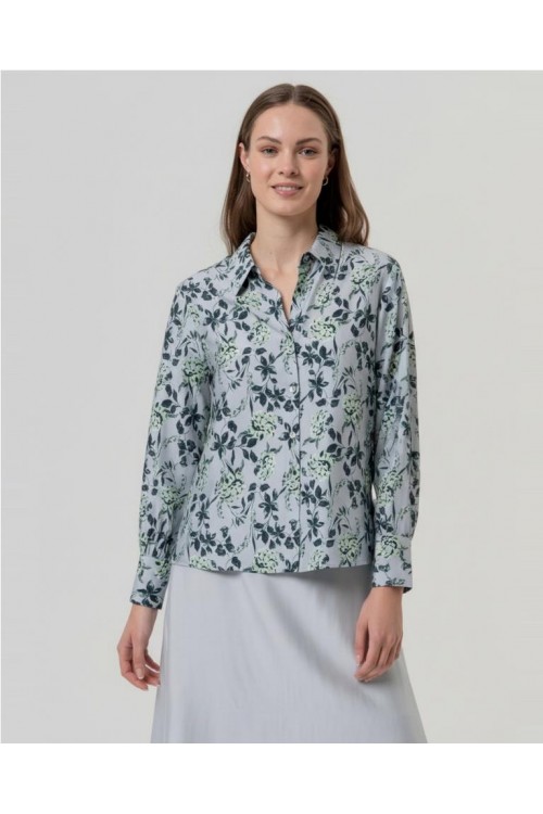 Camisa con detalle en puño...