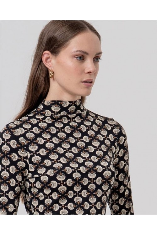 Camiseta cuello alto NEGRO