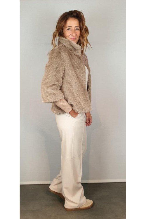 CAZADORA LIRAS BEIGE