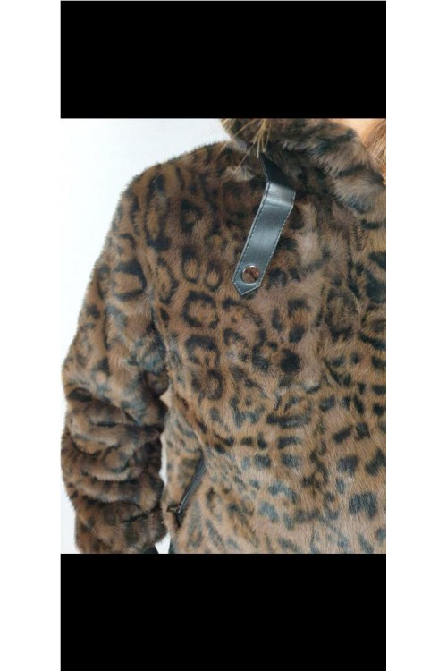 CAZADORA RINOPELLE ESTAMPADO