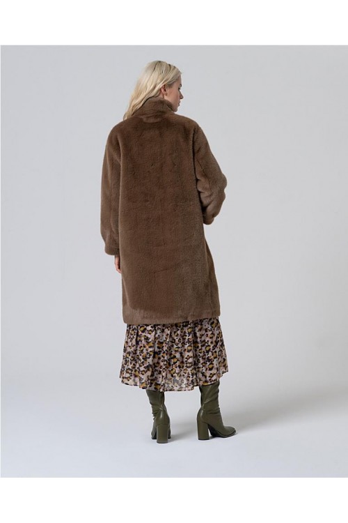 ABRIGO SURKANA MARRON 2